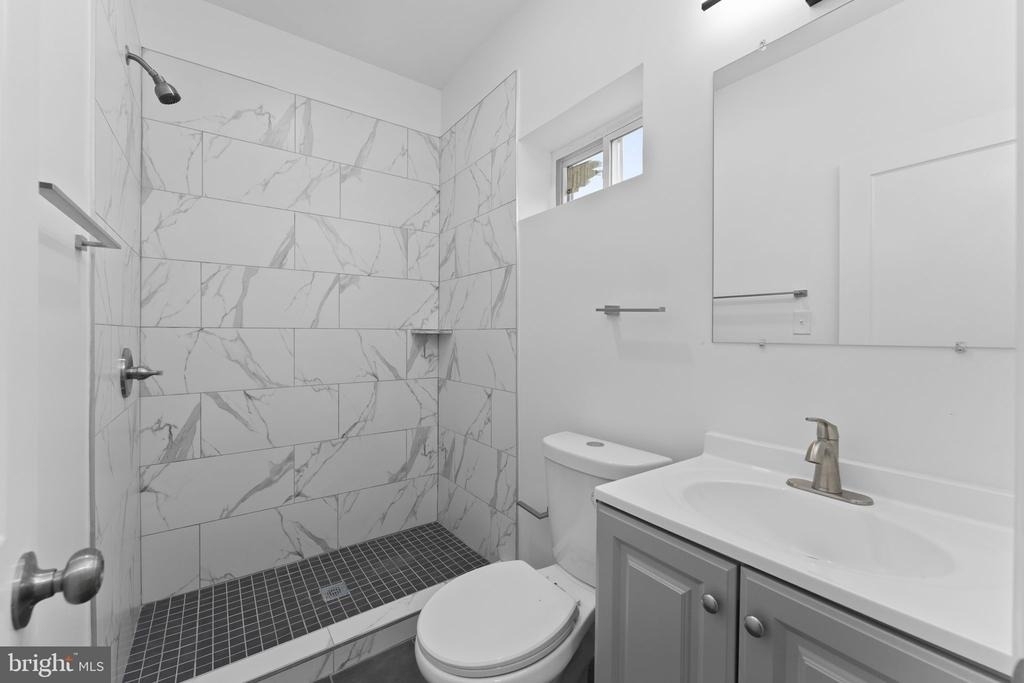 2600 S 7th Street - Photo 0