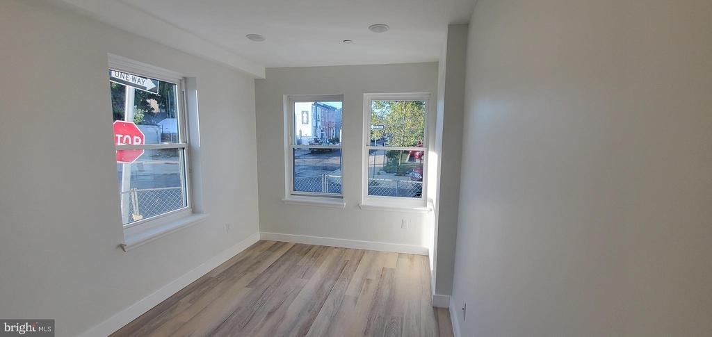536 W Huntingdon Street - Photo 1