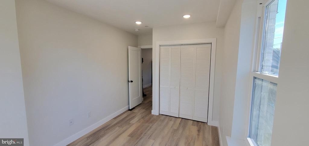 536 W Huntingdon Street - Photo 2
