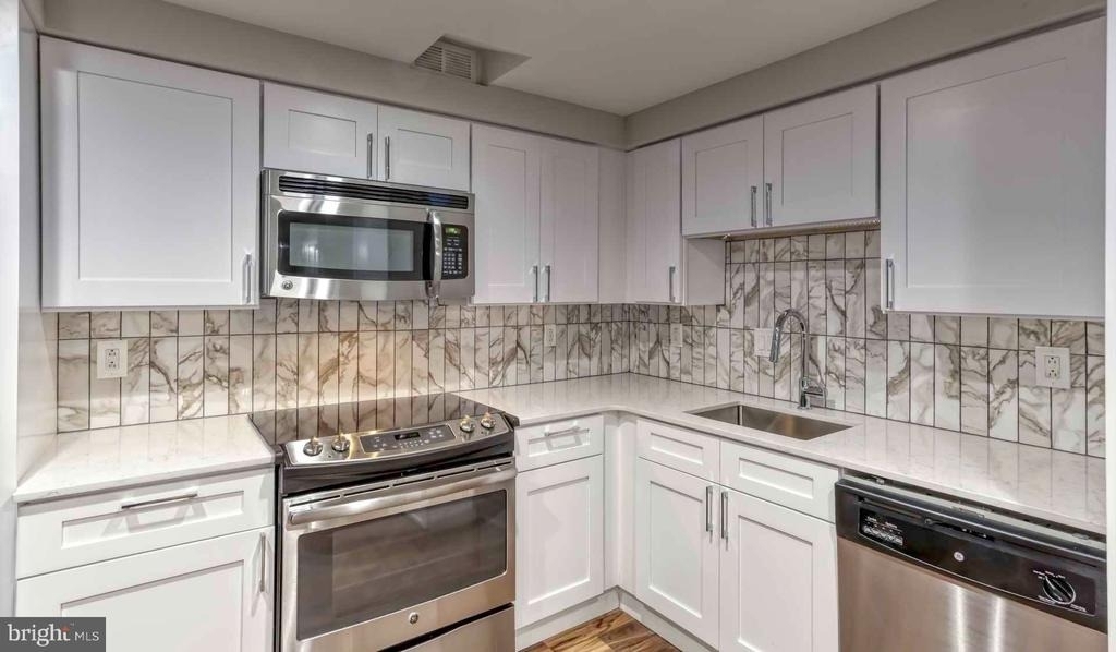 1815 John F Kennedy Boulevard - Photo 1