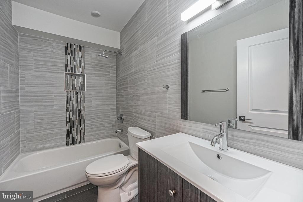 1070 N Front Street - Photo 12
