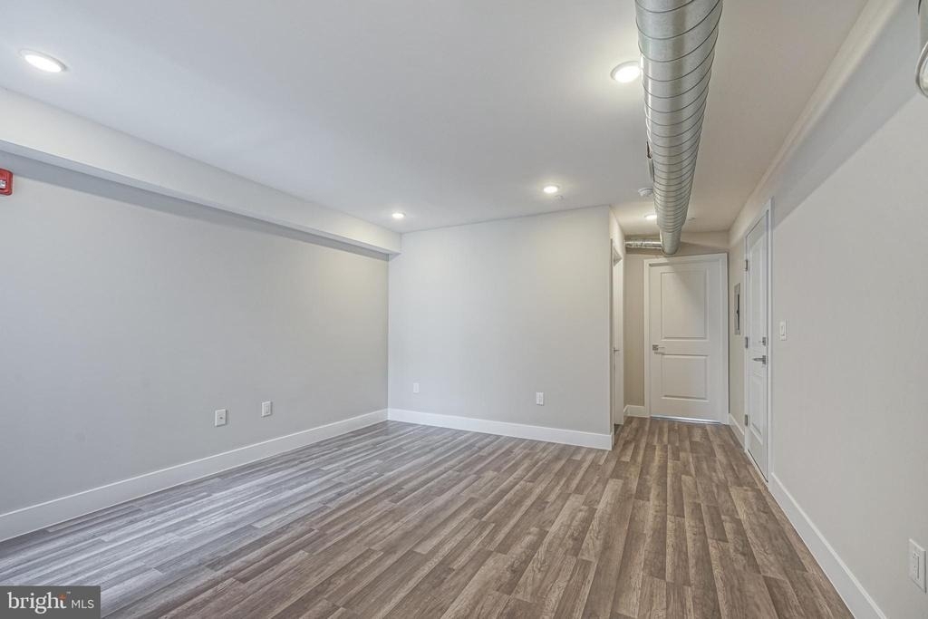 1070 N Front Street - Photo 5