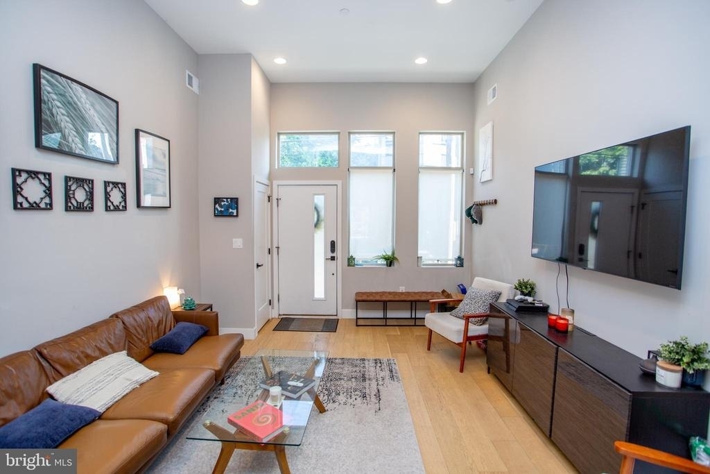 1815 Ingersoll Street - Photo 9