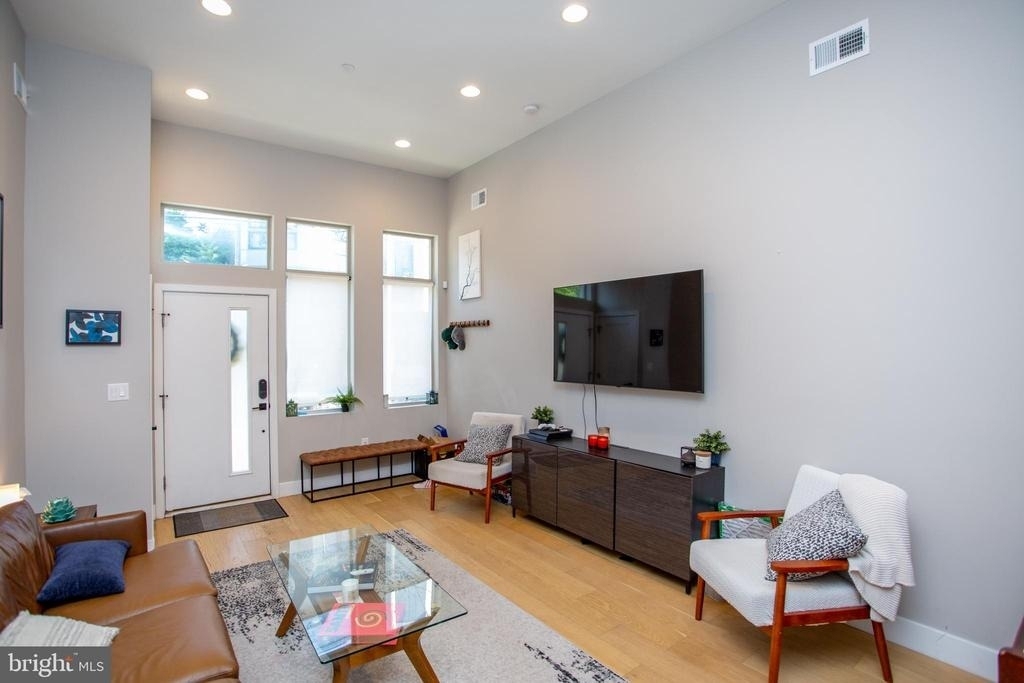 1815 Ingersoll Street - Photo 8
