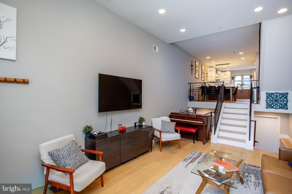 1815 Ingersoll Street - Photo 4