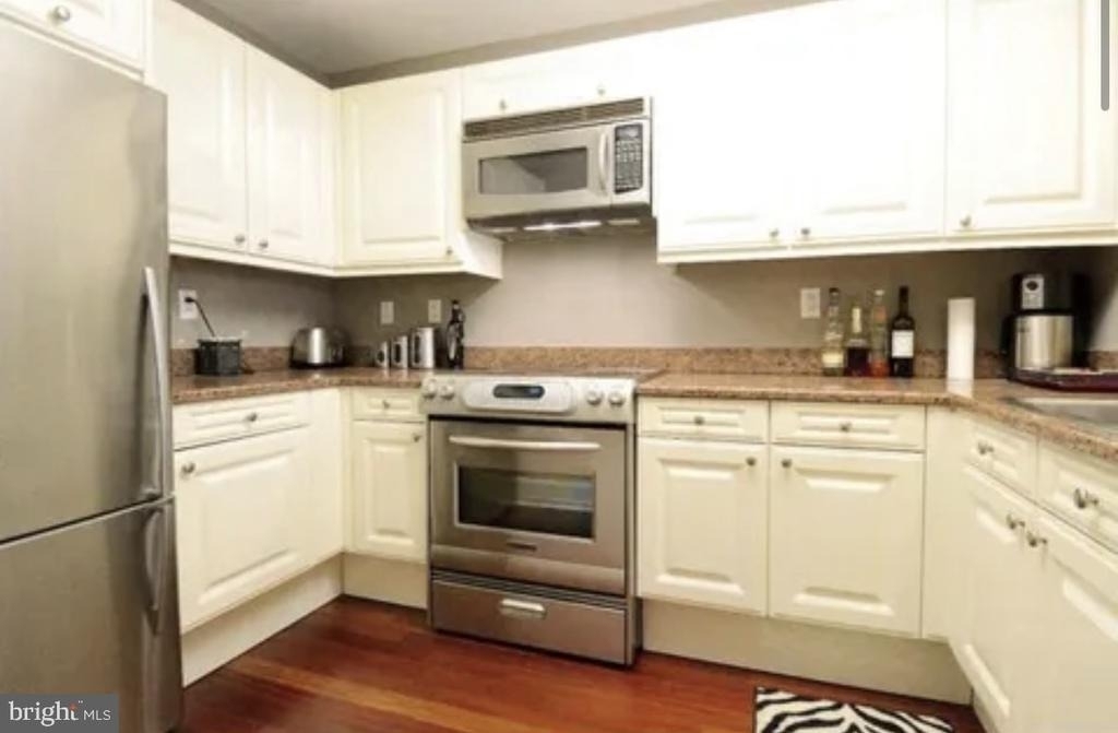 1500 Chestnut Street - Photo 6