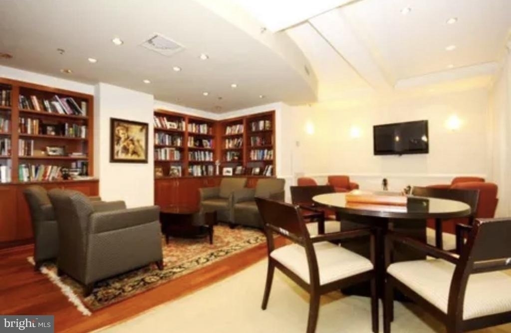 1500 Chestnut Street - Photo 24