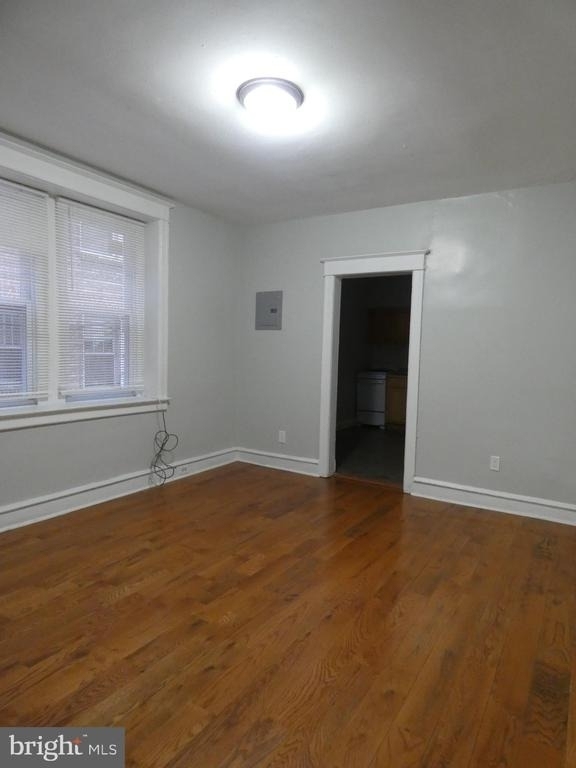 4207 Chester Avenue - Photo 3