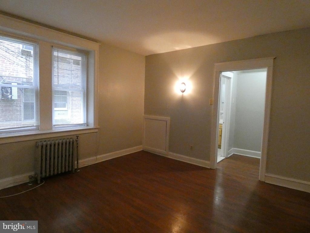 4207 Chester Avenue - Photo 3