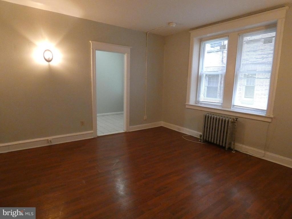 4207 Chester Avenue - Photo 4