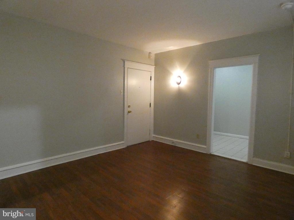 4207 Chester Avenue - Photo 5