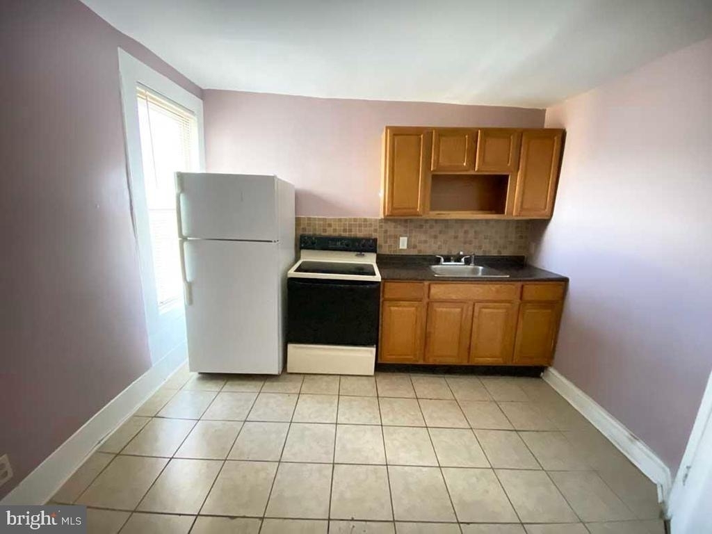 1833 W Rockland Street - Photo 4
