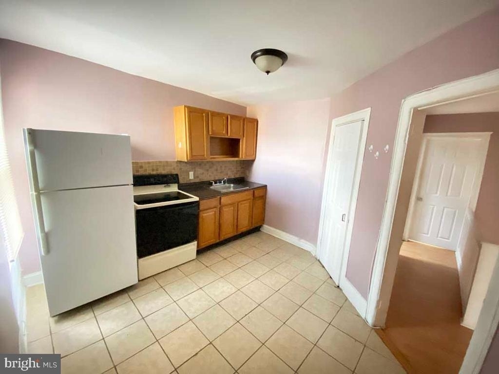 1833 W Rockland Street - Photo 6