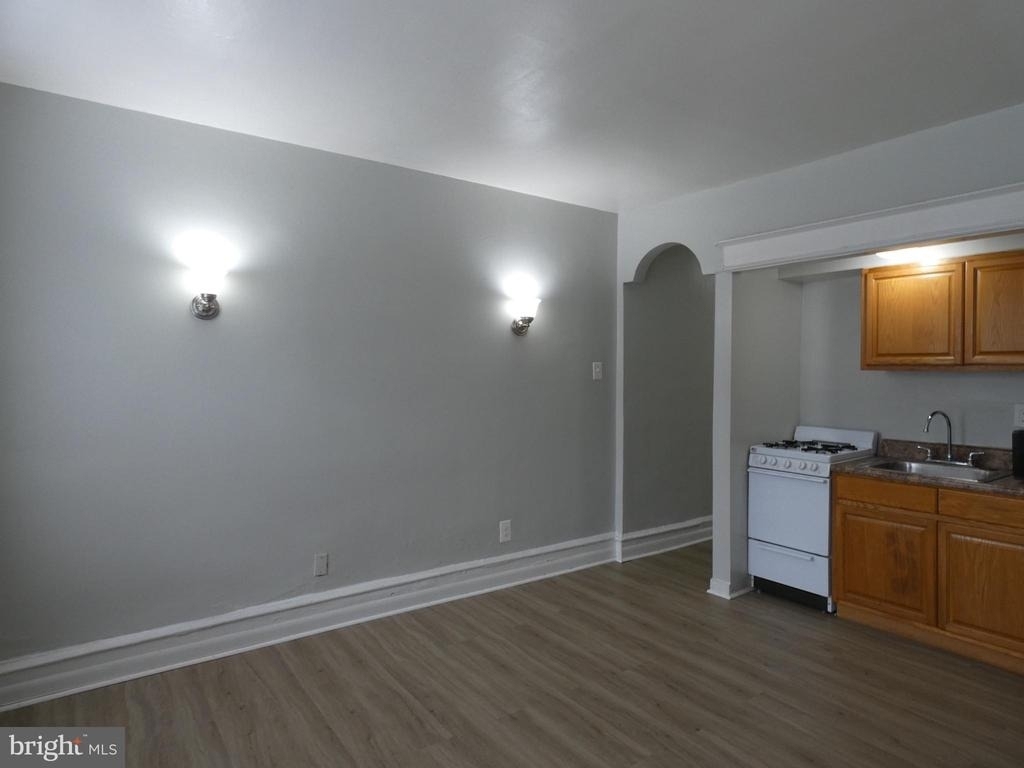 4207 Chester Avenue - Photo 5