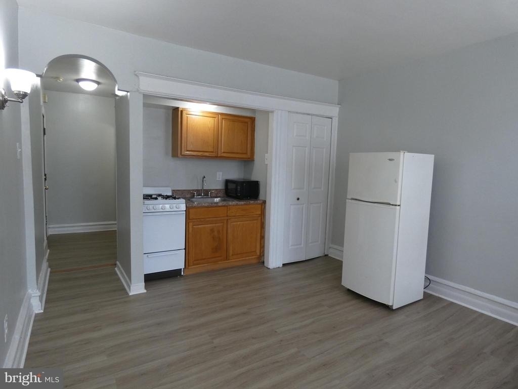 4207 Chester Avenue - Photo 4