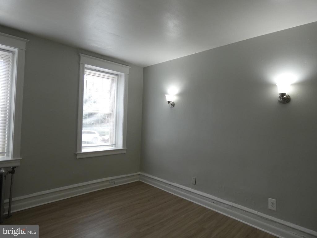 4207 Chester Avenue - Photo 8