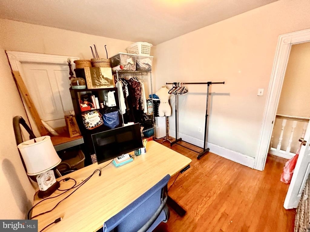 247 W Hansberry Street - Photo 15
