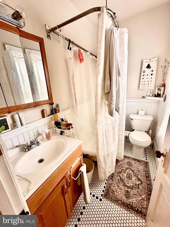 247 W Hansberry Street - Photo 11