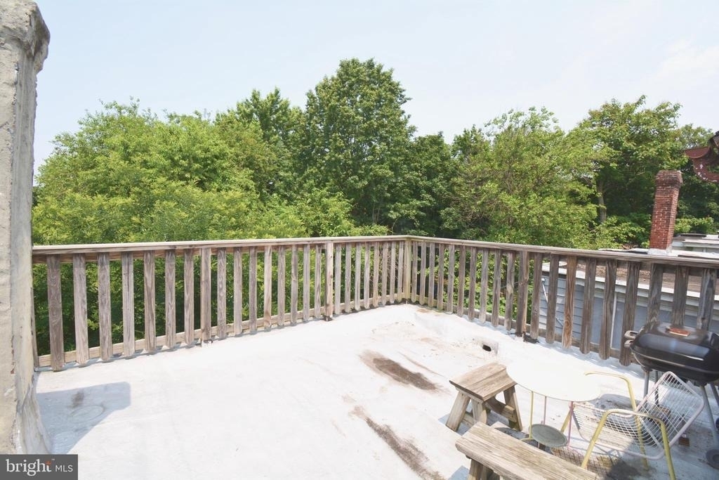 247 W Hansberry Street - Photo 4