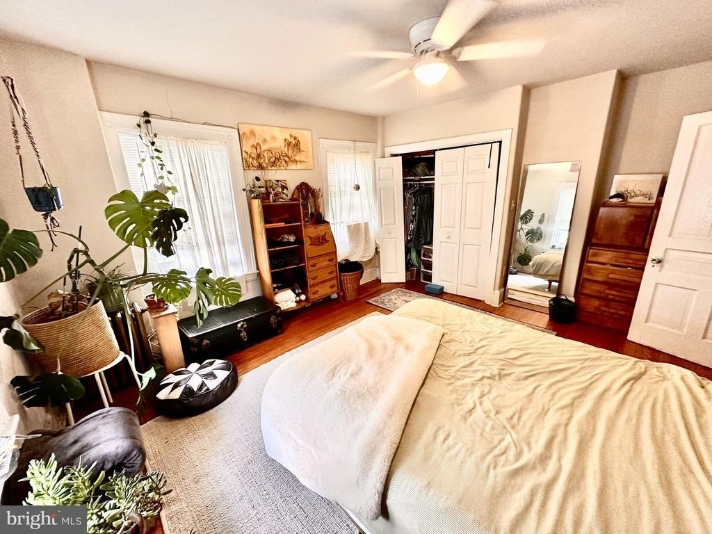 247 W Hansberry Street - Photo 19