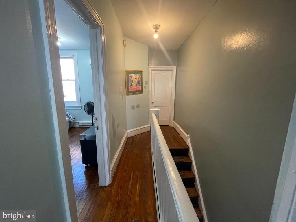 925 E Tioga Street - Photo 10
