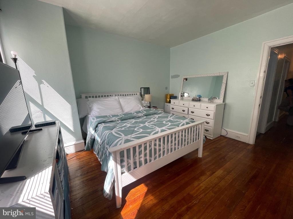 925 E Tioga Street - Photo 17