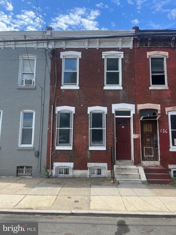 634 W Indiana Ave. - Photo 1
