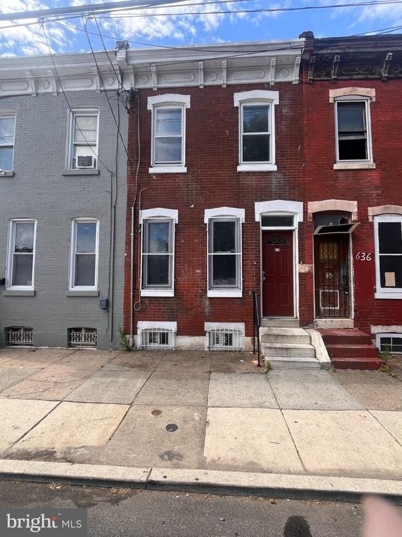 634 W Indiana Ave. - Photo 0
