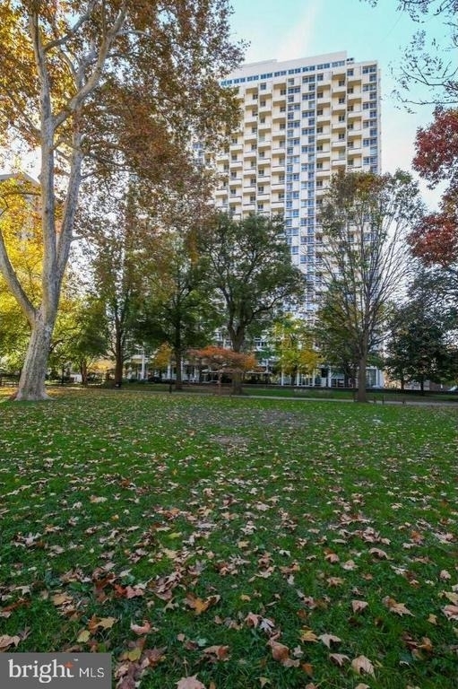 604 S Washington Square - Photo 15