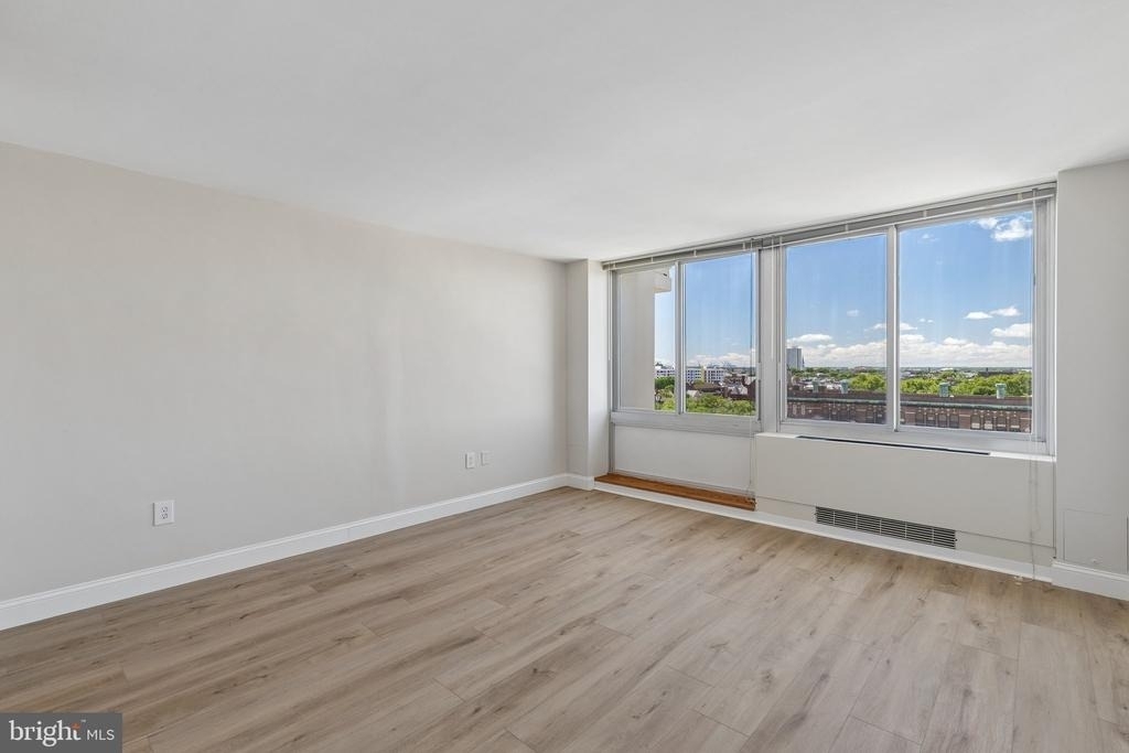 604 S Washington Square - Photo 0