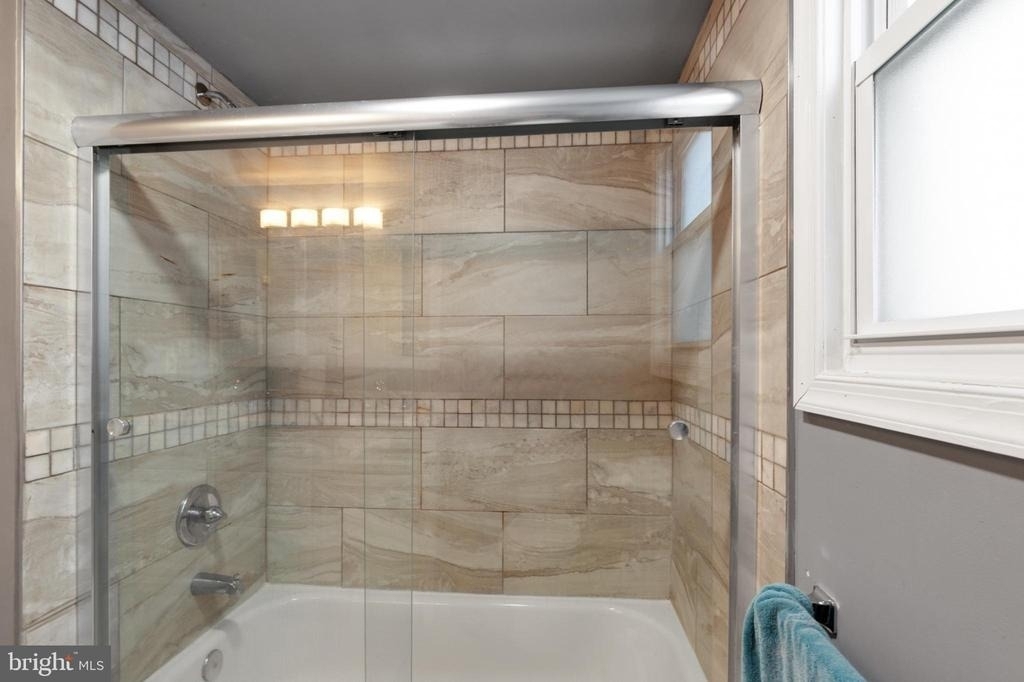 1719 Ridge Avenue - Photo 19