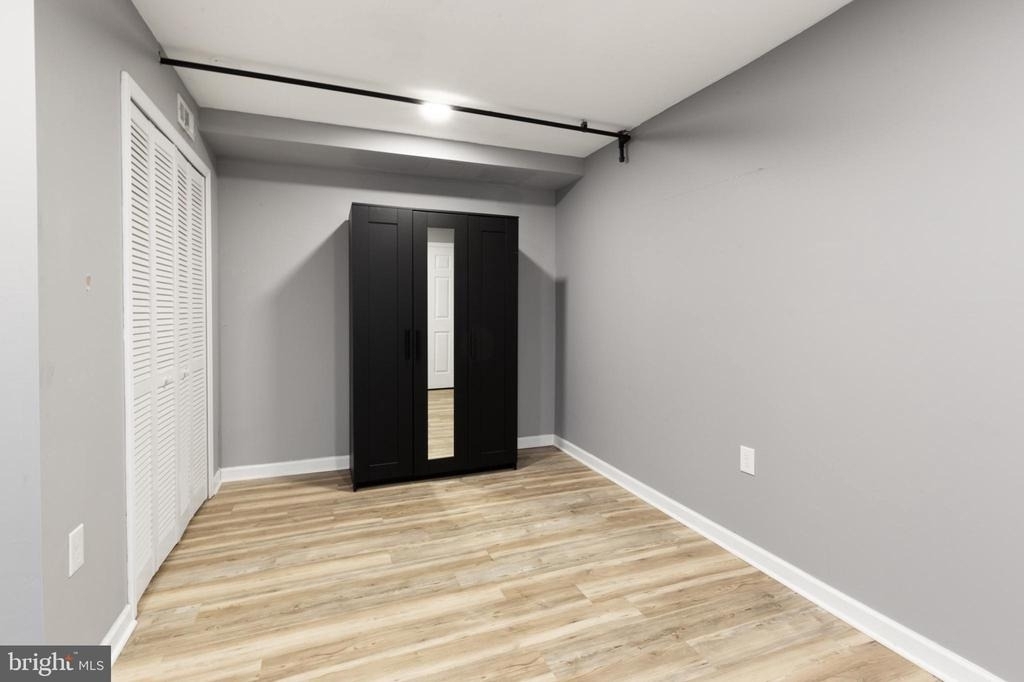 1719 Ridge Avenue - Photo 11