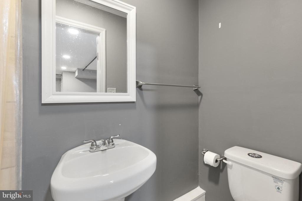 1719 Ridge Avenue - Photo 12