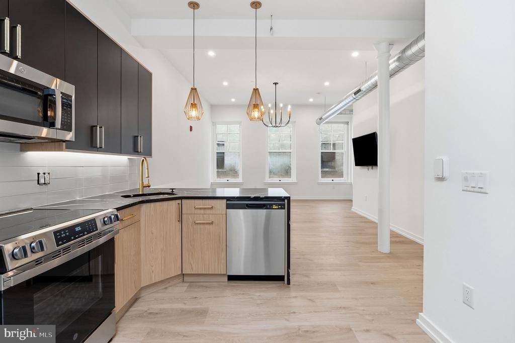 1232 Chancellor Street - Photo 1