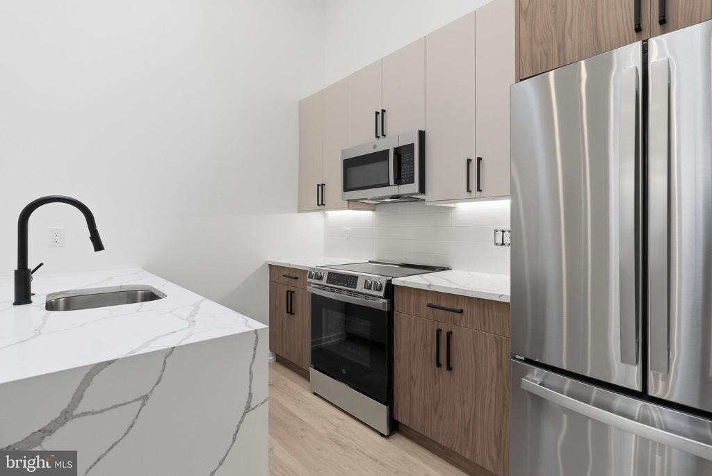 1232 Chancellor Street - Photo 3