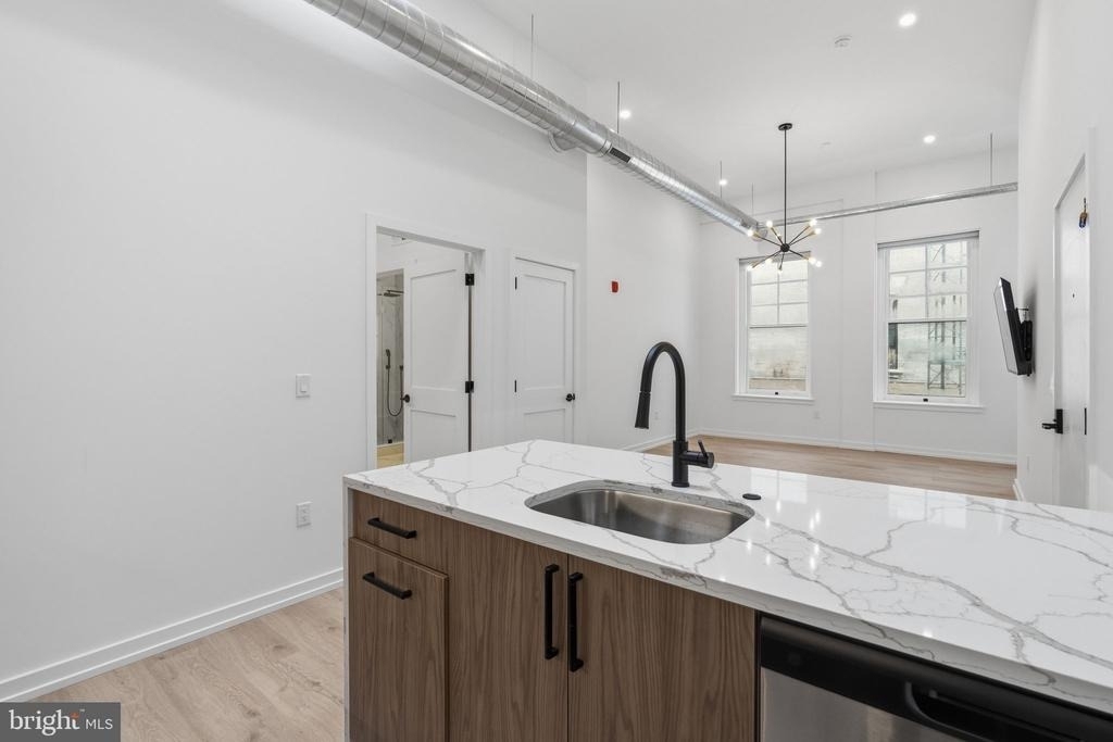 1232 Chancellor Street - Photo 5