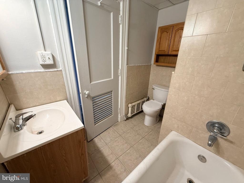 1324 Locust Street - Photo 2