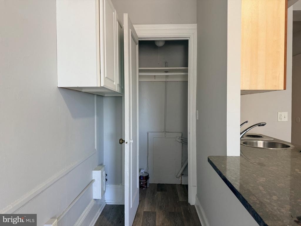 1324 Locust Street - Photo 6