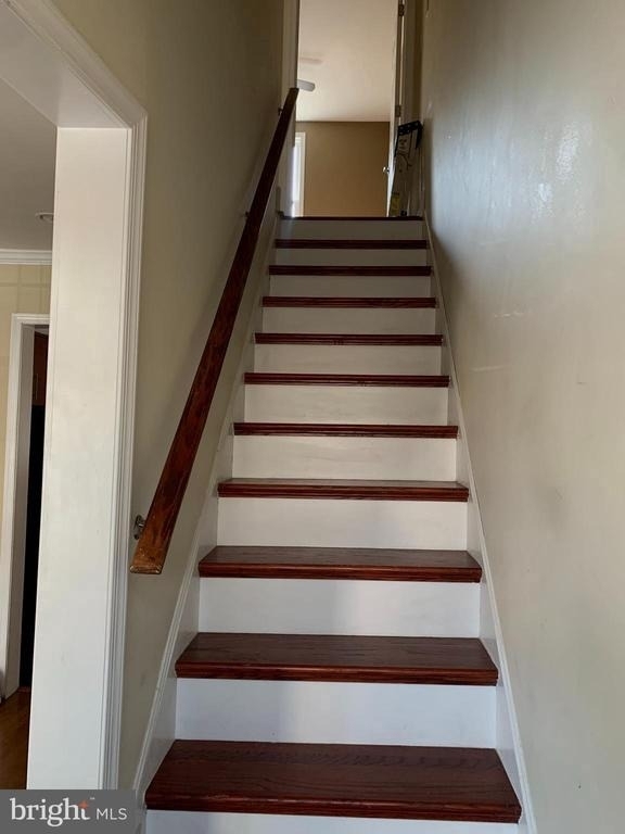 417 Leverington Avenue - Photo 12