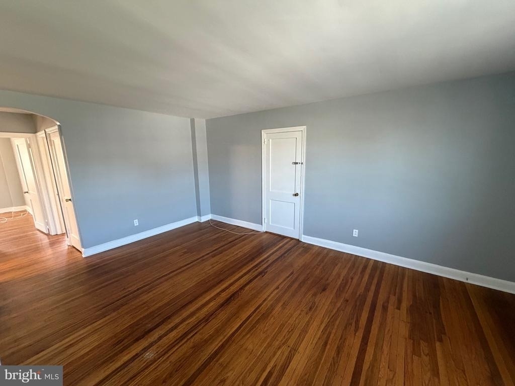 3021 Tyson Avenue - Photo 3