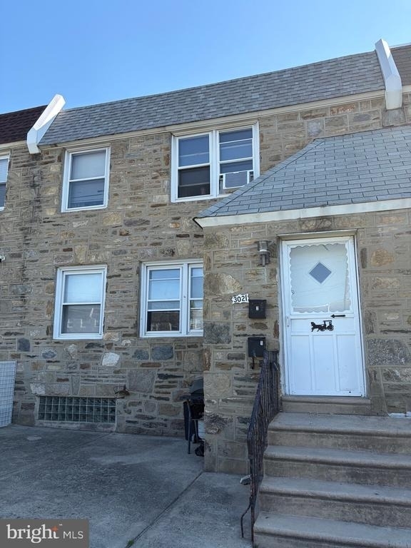 3021 Tyson Avenue - Photo 1