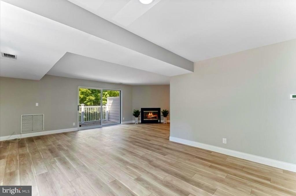 1750 Oakwood Terrace - Photo 6