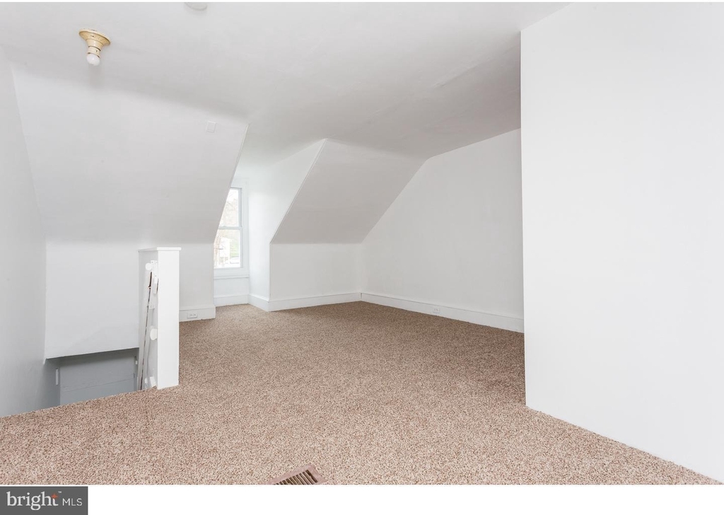 849 Queen Street - Photo 2