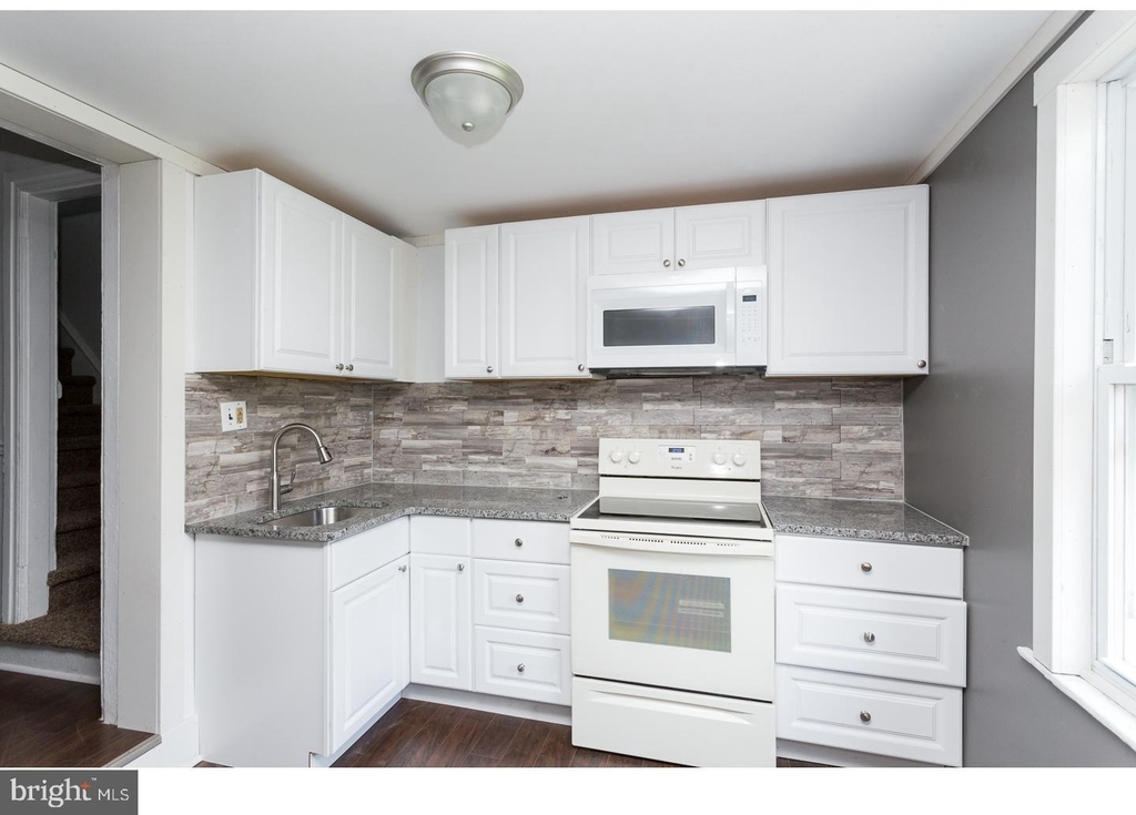 849 Queen Street - Photo 15
