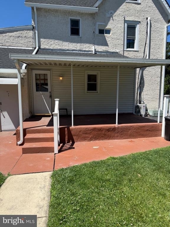 1629 Lincoln Avenue - Photo 2