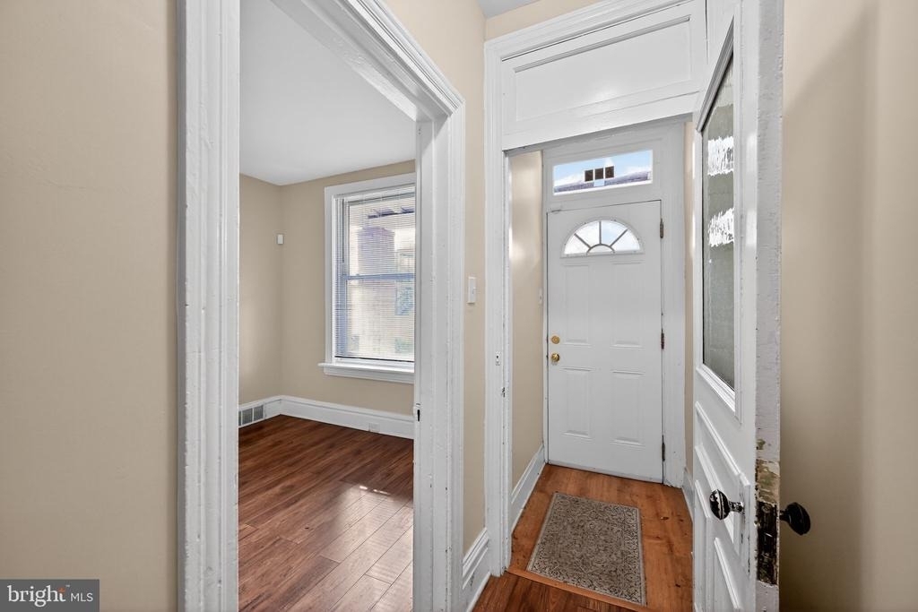 652 Emerald Street - Photo 1