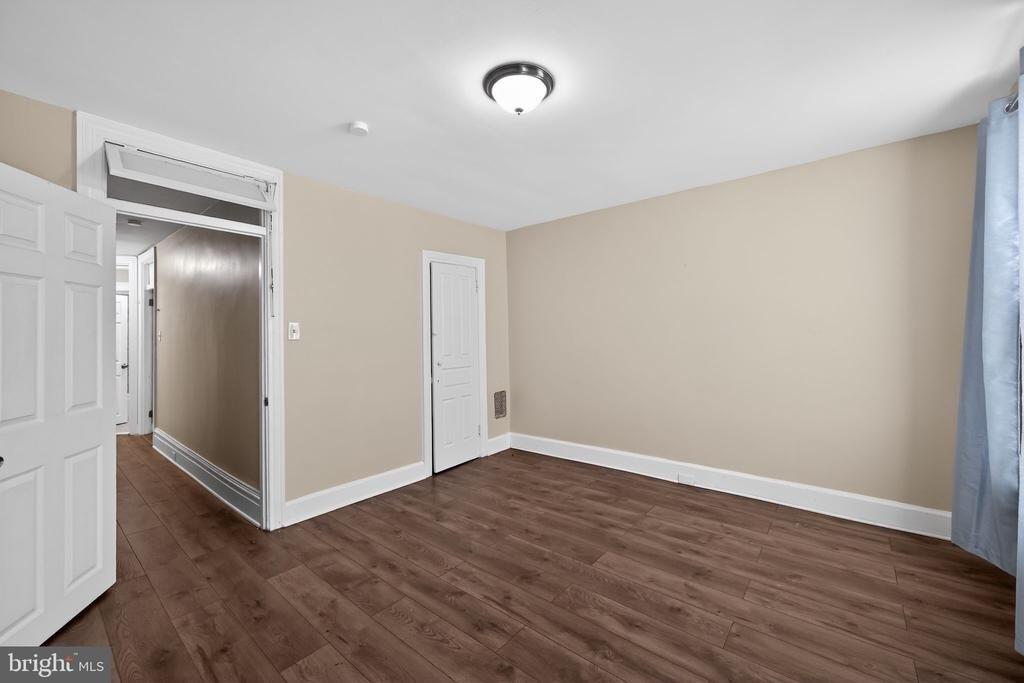 652 Emerald Street - Photo 10
