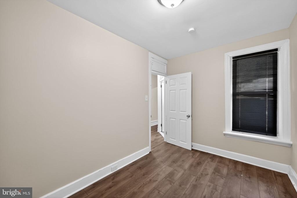 652 Emerald Street - Photo 12