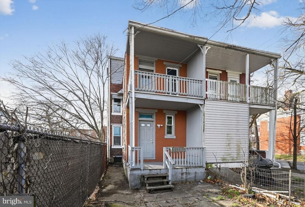 652 Emerald Street - Photo 9
