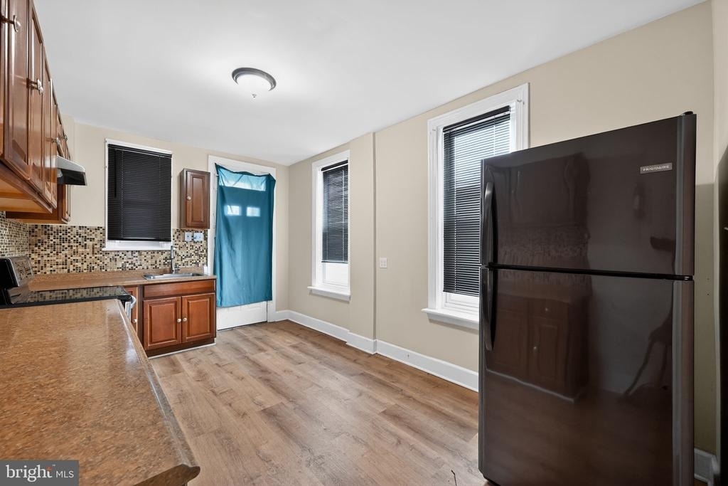 652 Emerald Street - Photo 11